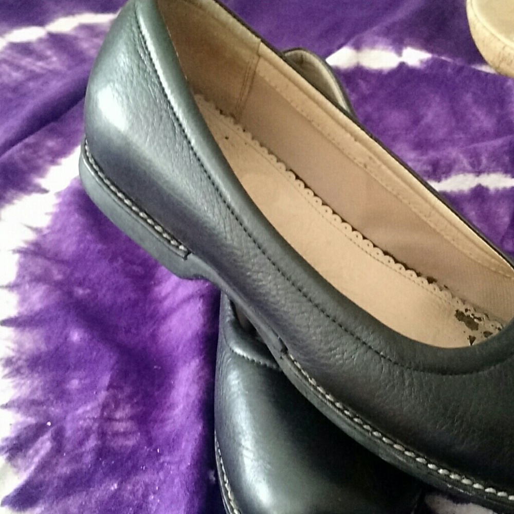 Shoes - Picture 3 of 4